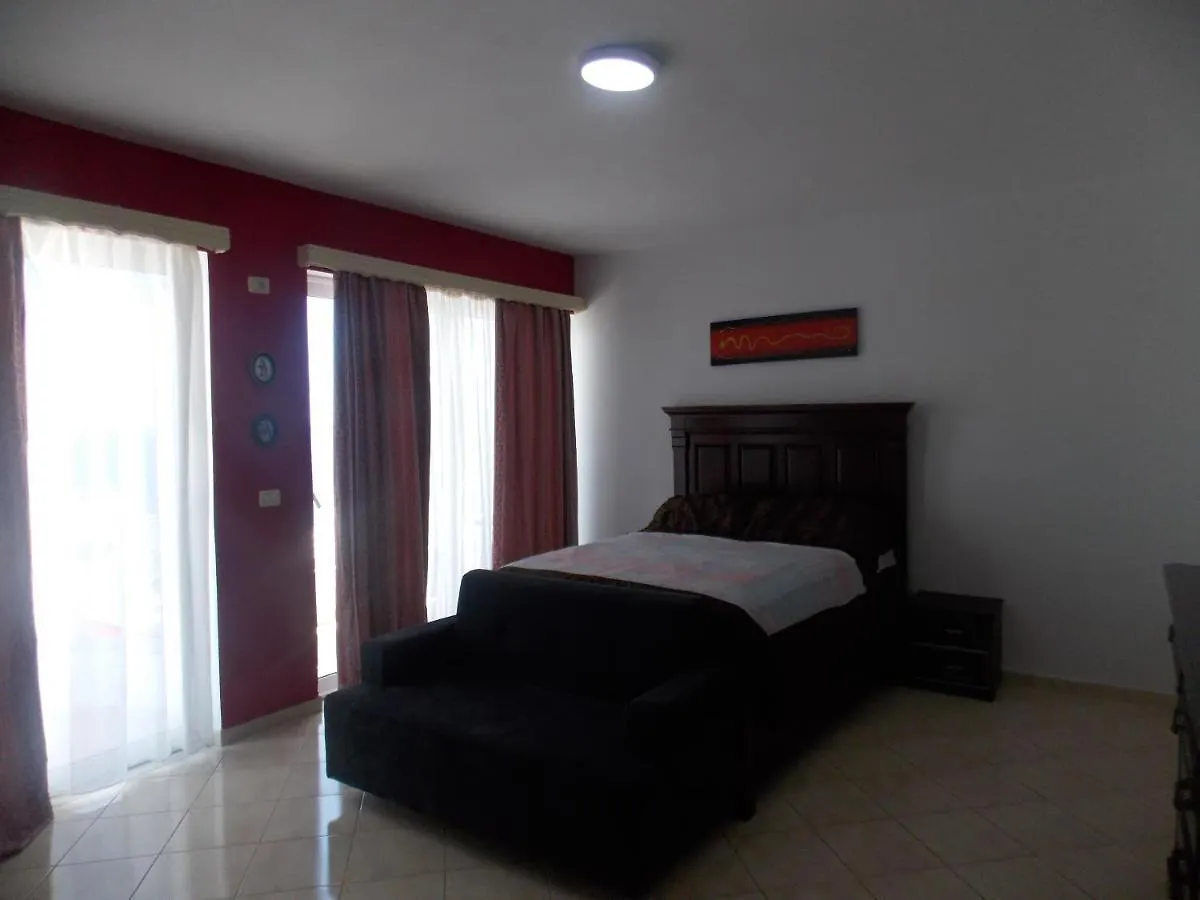 Damian Saranda Hotel 2*, Sarande