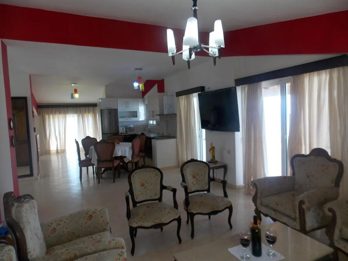 Damian Saranda Hotel Albania