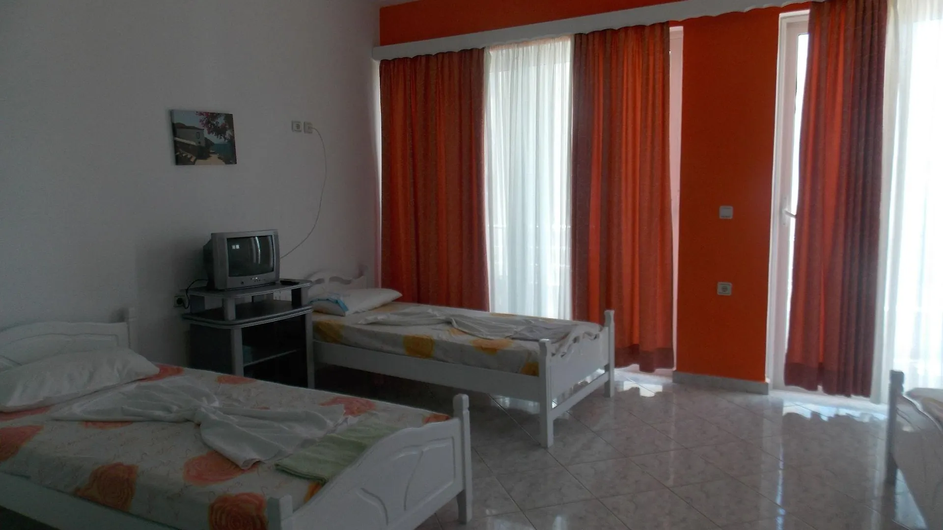 Damian Saranda Hotel