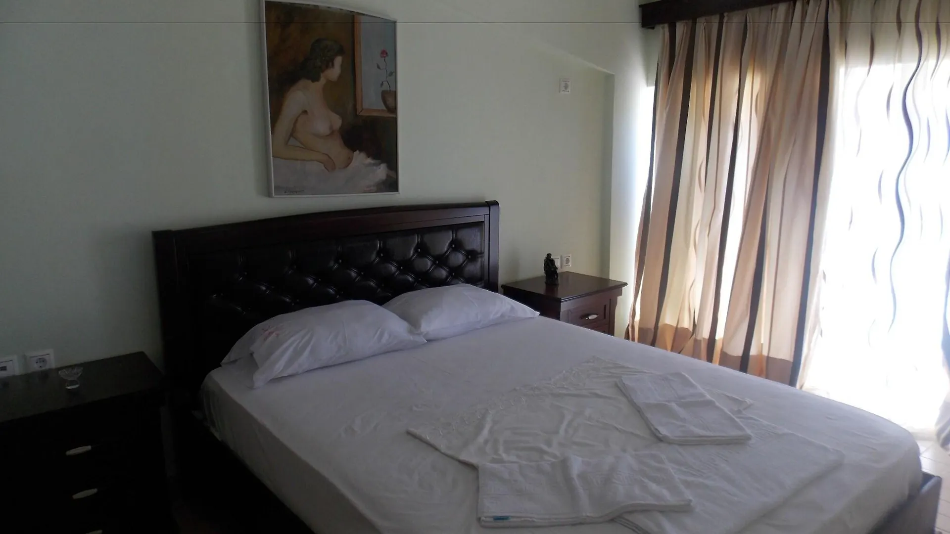 Damian Saranda Hotel