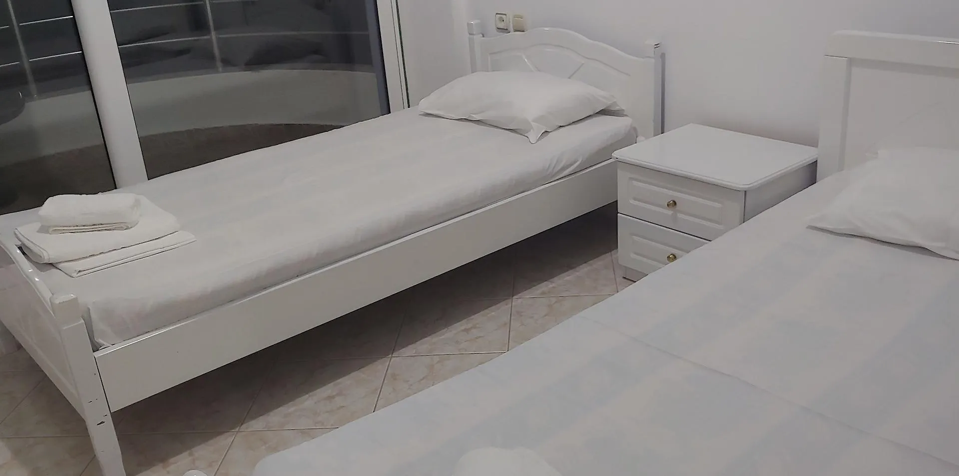 Damian Saranda Hotel