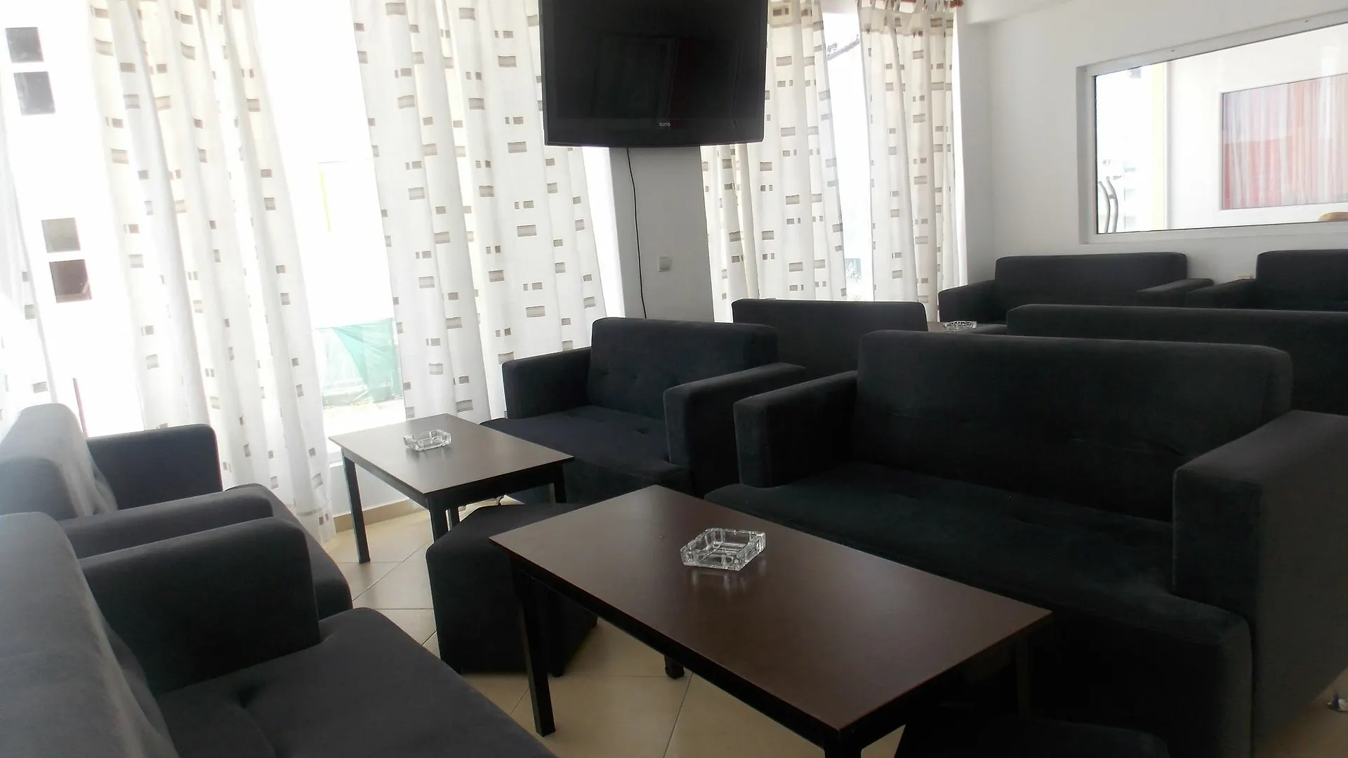 Damian Saranda Hotel