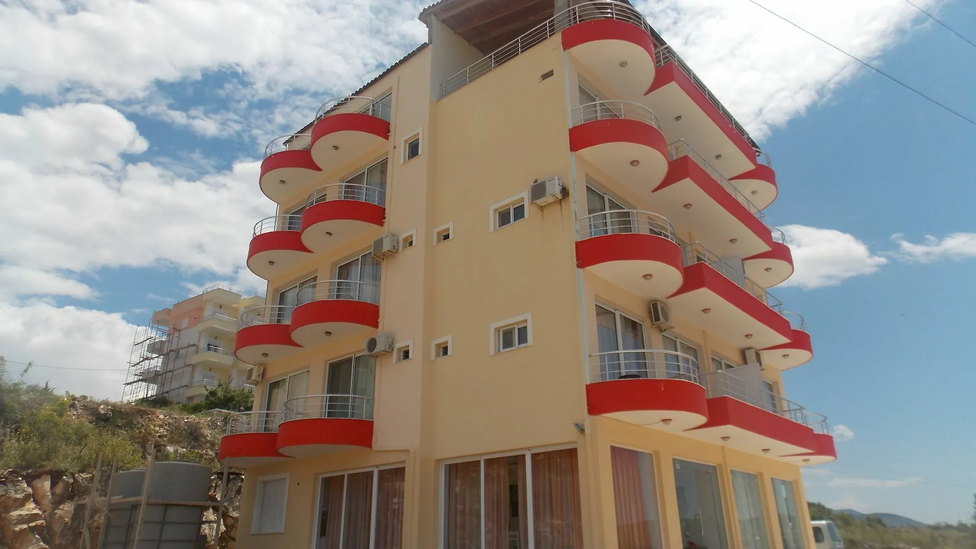 Damian Saranda Hotel Albania